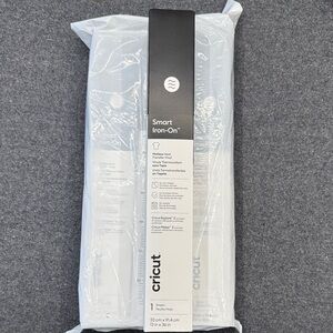 Cricut Smart Iron-On Vinyl in Black
